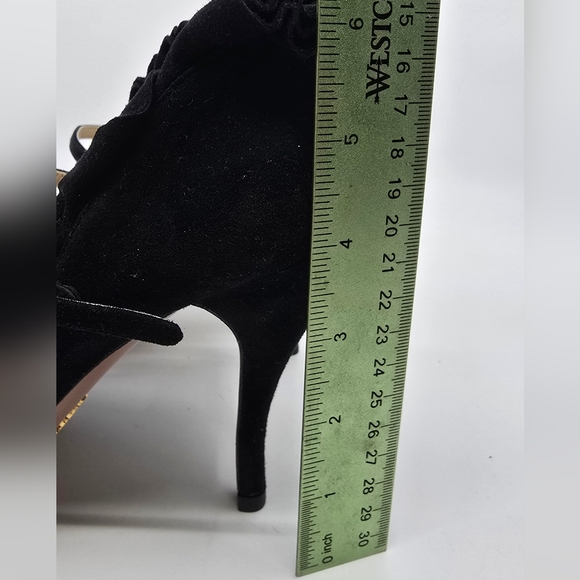 Prada Suede Ruffle Pump - Picture 6 of 9